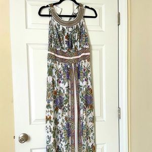 Stunning detailed maxi dress!